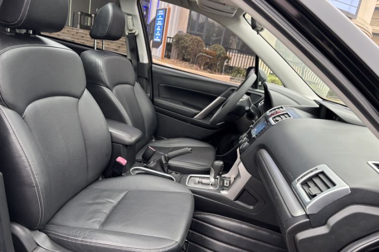 Used Subaru Forester 2014 2.0i Automatic Luxury Edition Interior 9