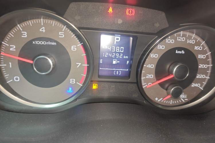 Used Subaru Forester 2014 2.5i Automatic Elite Edition Odometer Close Up