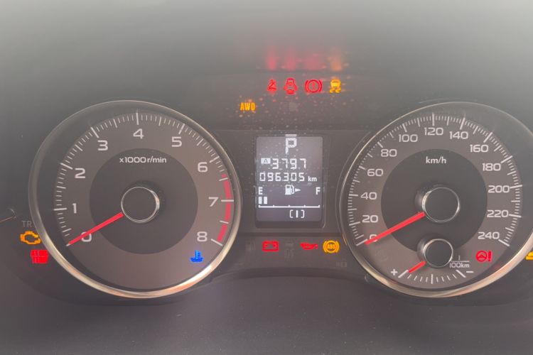 Used Subaru Forester 2014 2.0i Automatic Luxury Edition Odometer Close Up