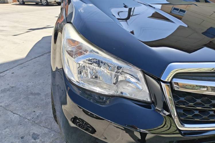 Used Subaru Forester 2014 2.5i Automatic Elite Edition Right Front Headlight