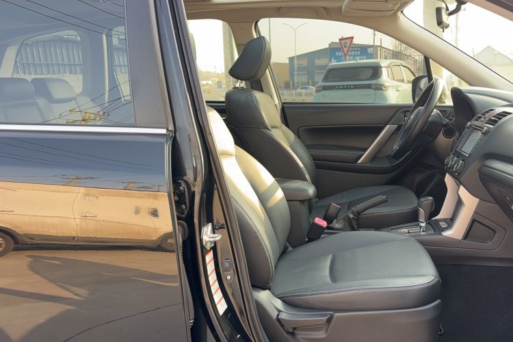 Used Subaru Forester 2014 2.0i Automatic Luxury Edition Right Front Seat