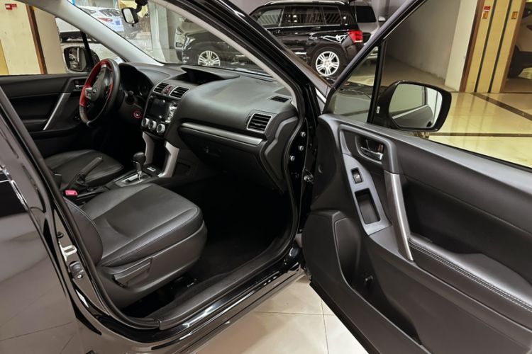 Used Subaru Forester 2014 2.5i Automatic Elite Edition Right Front Seat