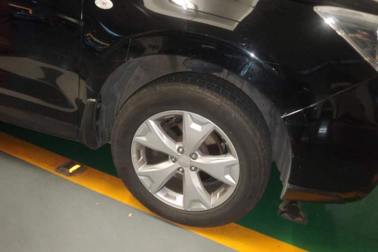 Used Subaru Forester 2014 2.5i Automatic Elite Edition Right Front Wheel Hub