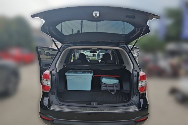 Used Subaru Forester 2014 2.0i Automatic Luxury Edition Trunk