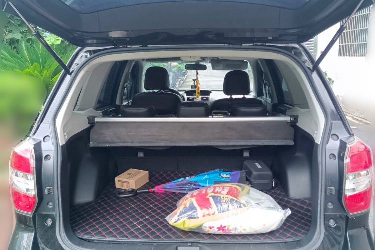 Used Subaru Forester 2014 2.0i Automatic Luxury Edition Trunk