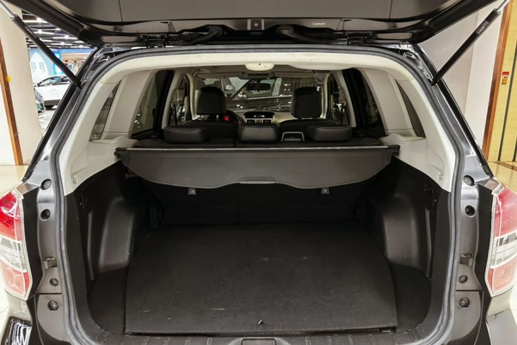 Used Subaru Forester 2014 2.5i Automatic Elite Edition Trunk