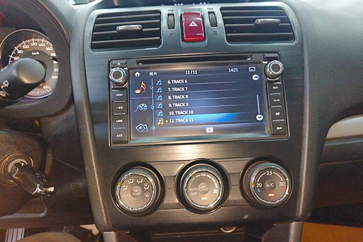 Used Subaru Forester 2014 2.5i Automatic Elite Edition Audio And AC Panel