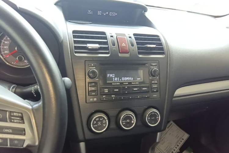 Used Subaru Forester 2014 2.0i Automatic Luxury Edition Audio And AC Panel