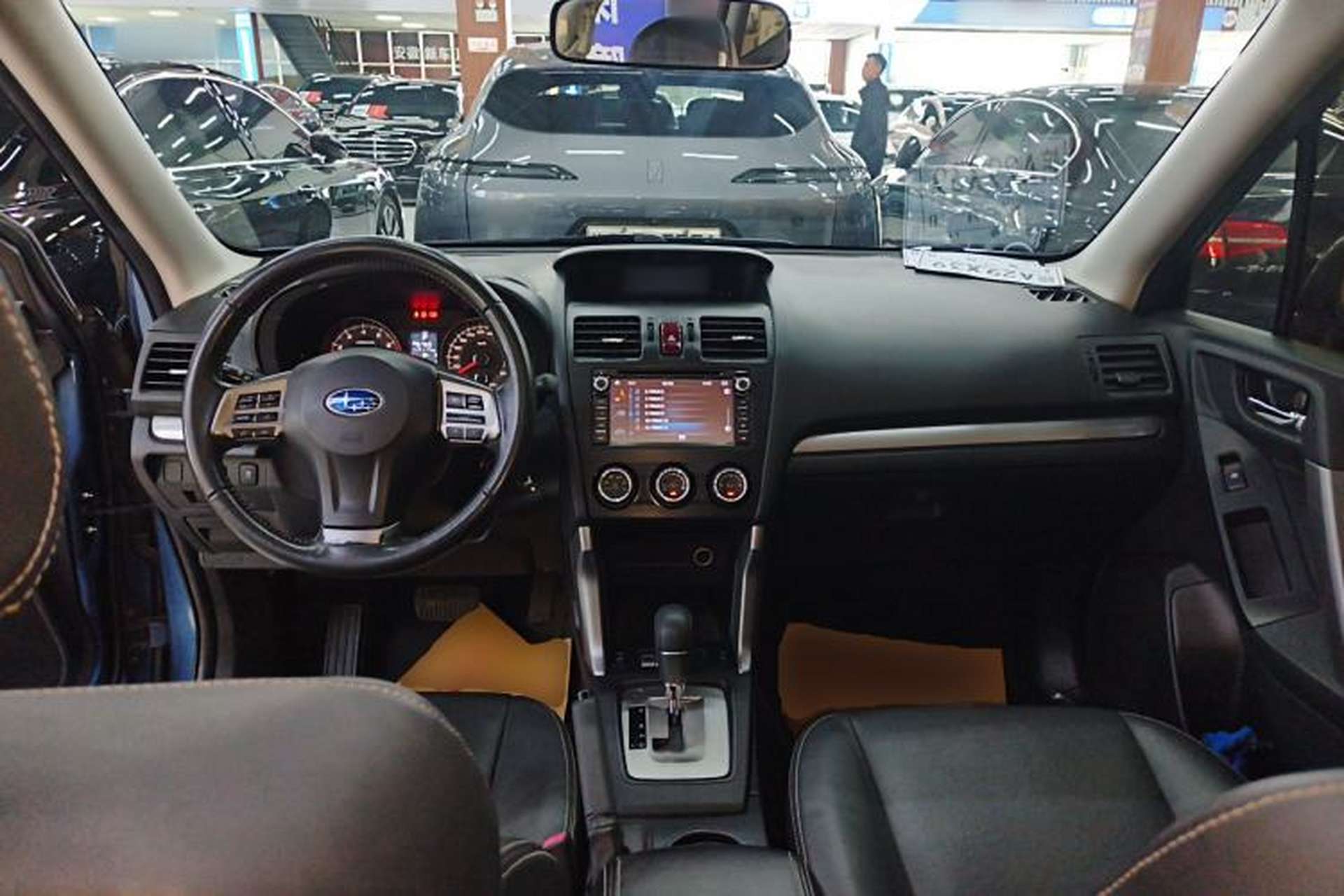 Used Subaru Forester 2014 2.5i Automatic Elite Edition Center Console