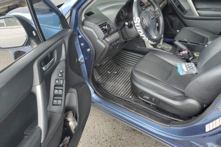 Used Subaru Forester 2014 2.0i Automatic Luxury Edition Driver Seat