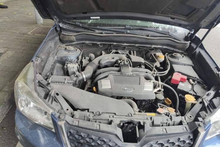 Used Subaru Forester 2014 2.0i Automatic Luxury Edition Engine Bay Right