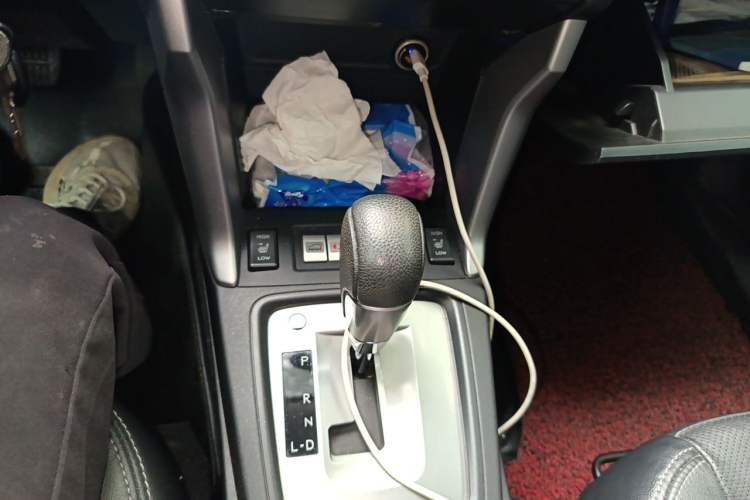 Used Subaru Forester 2014 2.0i Automatic Luxury Edition Gear Lever