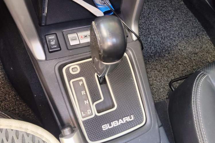 Used Subaru Forester 2014 2.0i Automatic Luxury Edition Gear Lever