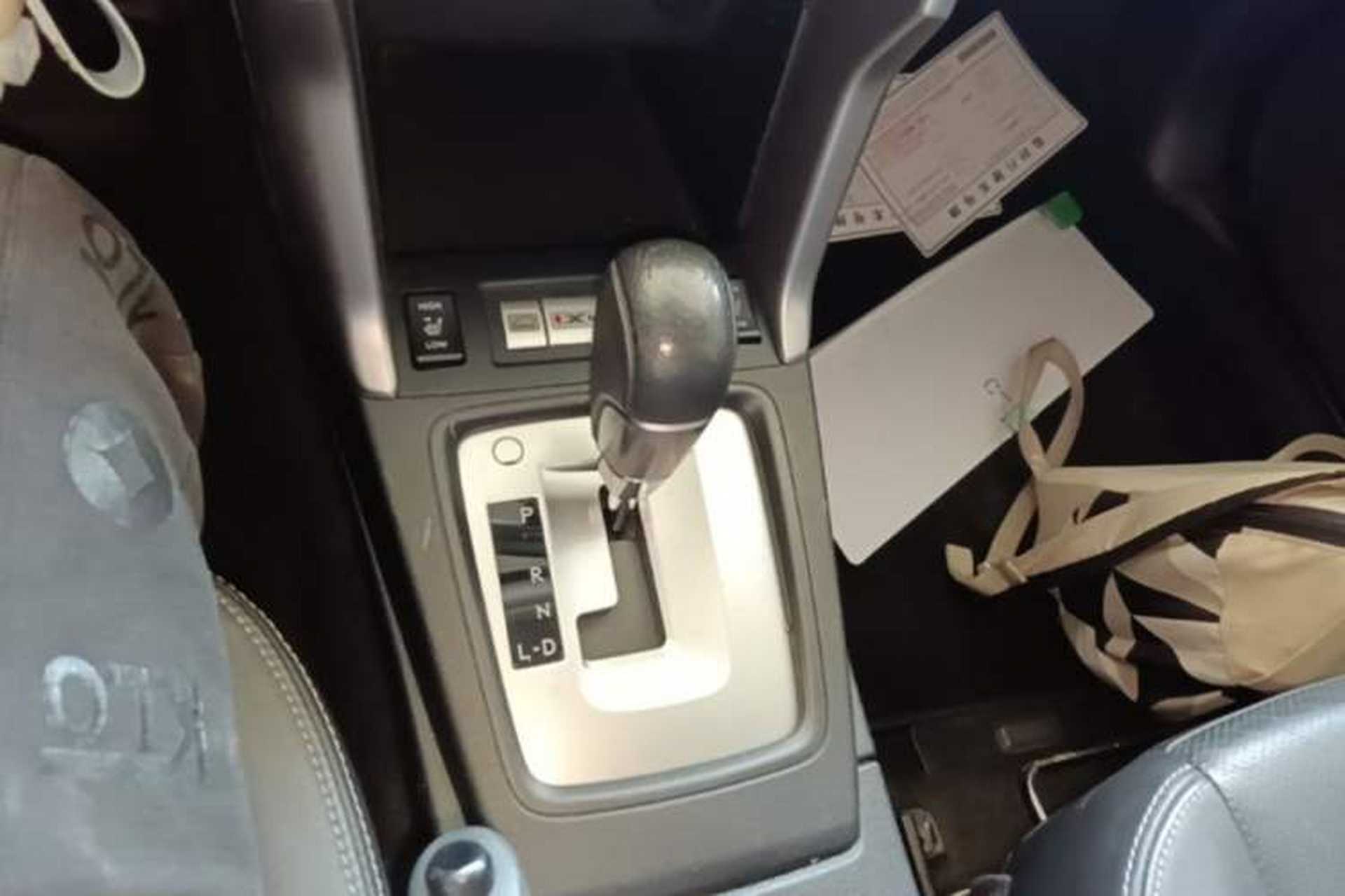 Used Subaru Forester 2014 2.0i Automatic Luxury Edition Gear Lever