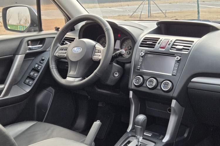 Used Subaru Forester 2014 2.5i Automatic Elite Edition Interior 1
