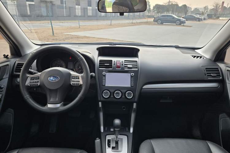 Used Subaru Forester 2014 2.5i Automatic Elite Edition Interior 2