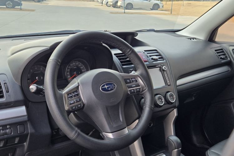 Used Subaru Forester 2014 2.5i Automatic Elite Edition Interior 6