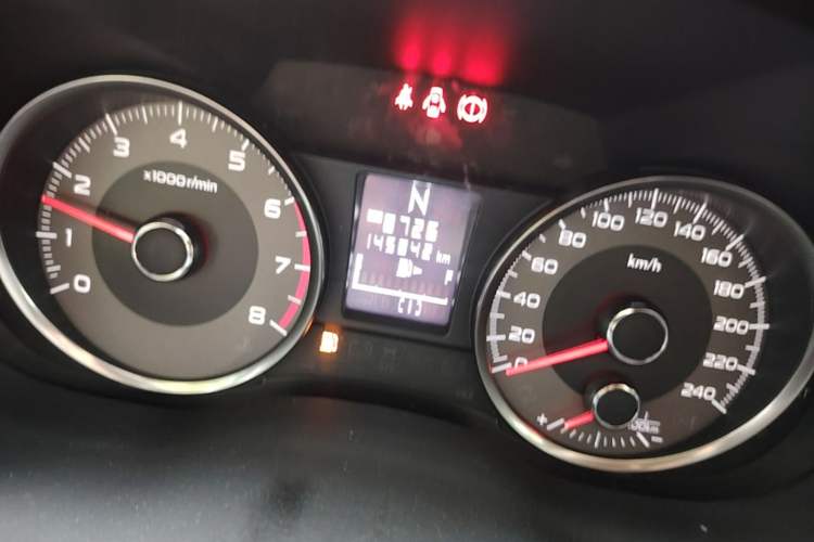 Used Subaru Forester 2014 2.5i Automatic Elite Edition Odometer Close Up
