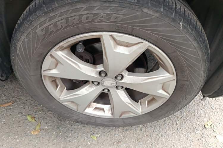 Used Subaru Forester 2014 2.0i Automatic Luxury Edition Right Front Wheel Hub