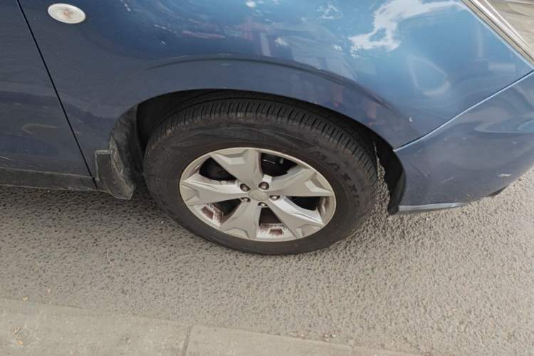 Used Subaru Forester 2014 2.5i Automatic Elite Edition Right Front Wheel Hub
