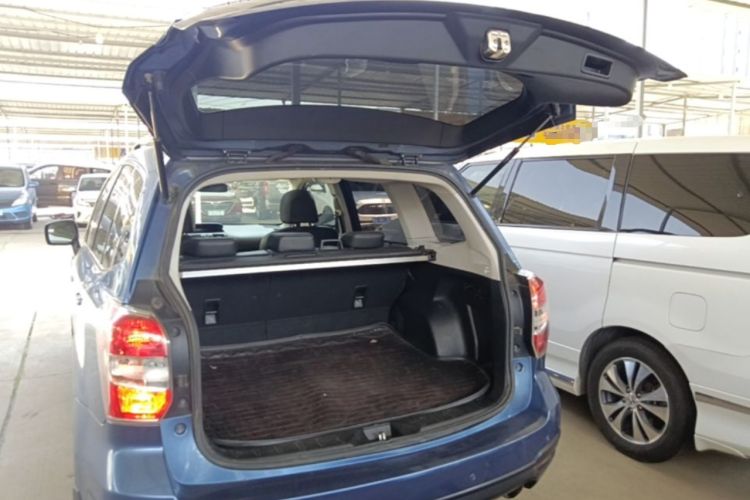 Used Subaru Forester 2014 2.0i Automatic Luxury Edition Trunk