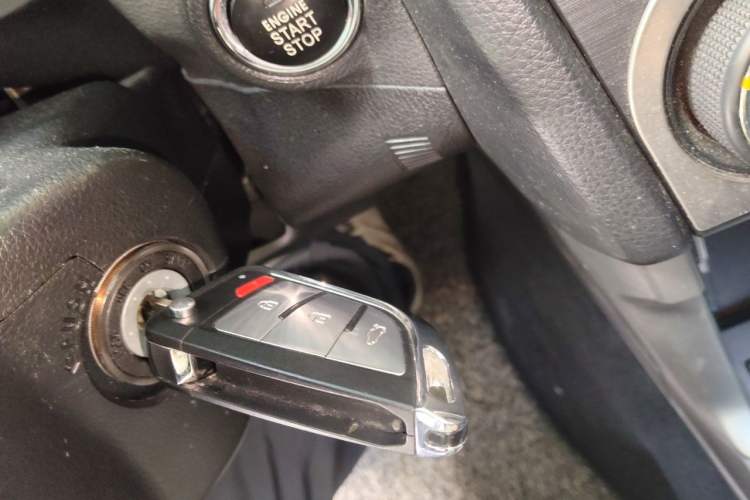 Used Subaru Forester 2014 2.0i Automatic Luxury Edition Vehicle Key