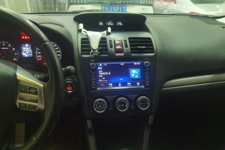 Used Subaru Forester 2014 2.0i Automatic Luxury Edition Audio And AC Panel