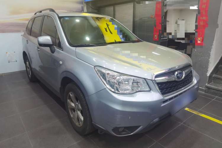 Used Subaru Forester 2014 2.0i Automatic Luxury Edition Front Right 45 Deg