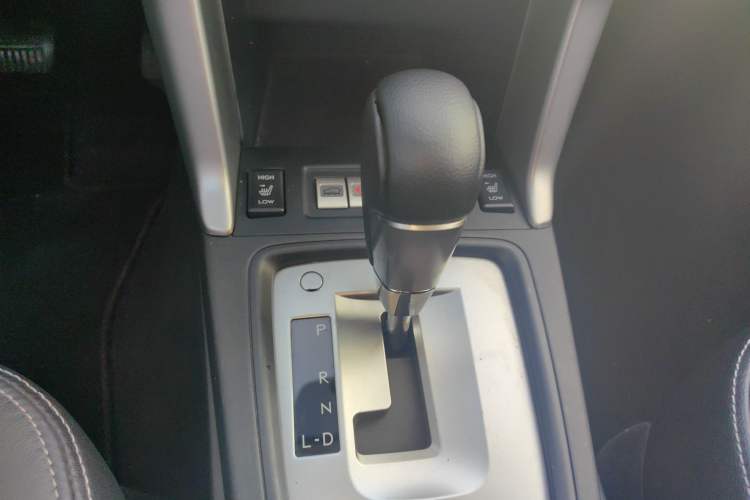 Used Subaru Forester 2014 2.5i Automatic Elite Edition Gear Lever