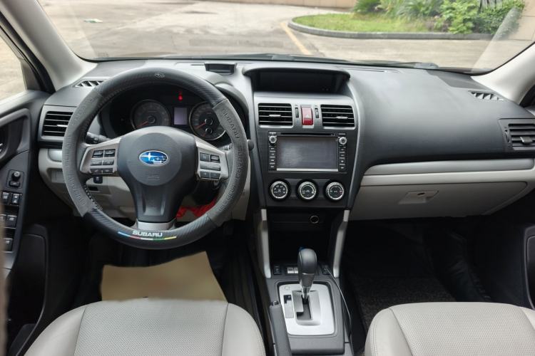 Used Subaru Forester 2014 2.0i Automatic Luxury Edition Interior 2