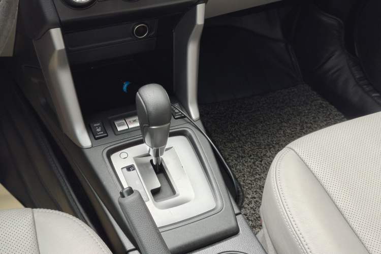 Used Subaru Forester 2014 2.0i Automatic Luxury Edition Interior 4