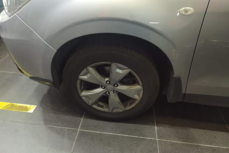 Used Subaru Forester 2014 2.0i Automatic Luxury Edition Left Front Wheel Hub