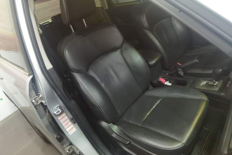Used Subaru Forester 2014 2.0i Automatic Luxury Edition Right Front Seat