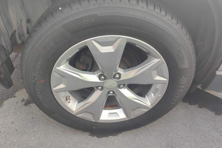 Used Subaru Forester 2014 2.5i Automatic Elite Edition Right Rear Wheel Hub