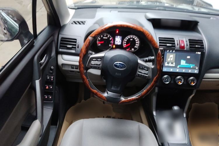 Used Subaru Forester 2014 2.5i Automatic Elite Edition Steering Wheel