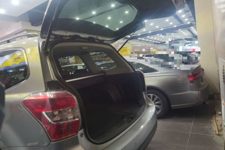 Used Subaru Forester 2014 2.0i Automatic Luxury Edition Trunk