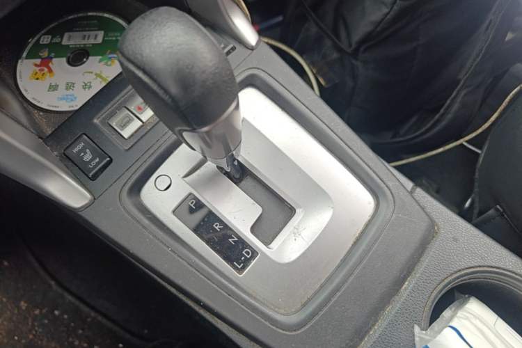 Used Subaru Forester 2014 2.5i Automatic Elite Edition Gear Lever