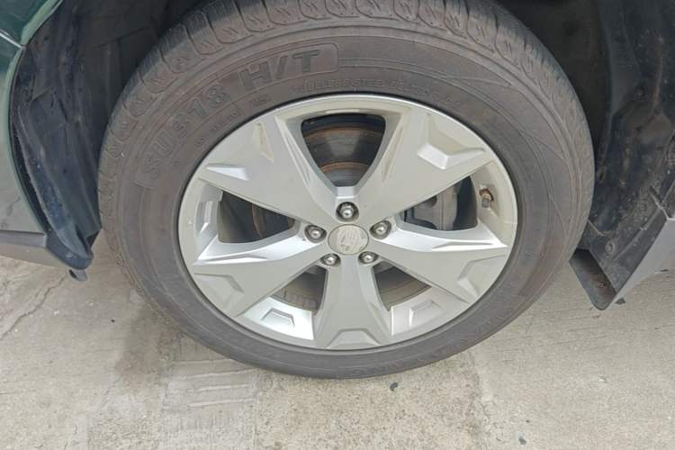 Used Subaru Forester 2014 2.5i Automatic Elite Edition Left Front Wheel Hub
