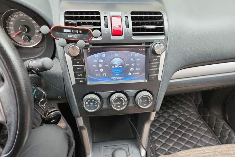 Used Subaru Forester 2014 2.0i Automatic Comfort Edition Audio And AC Panel