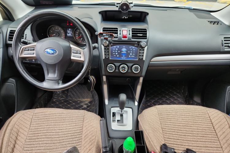 Used Subaru Forester 2014 2.0i Automatic Comfort Edition Center Console