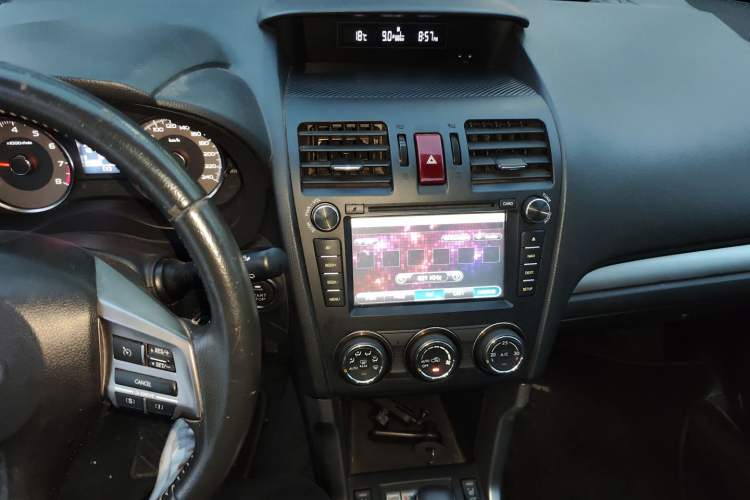 Used Subaru Forester 2014 2.5i Automatic Elite Edition Audio And AC Panel