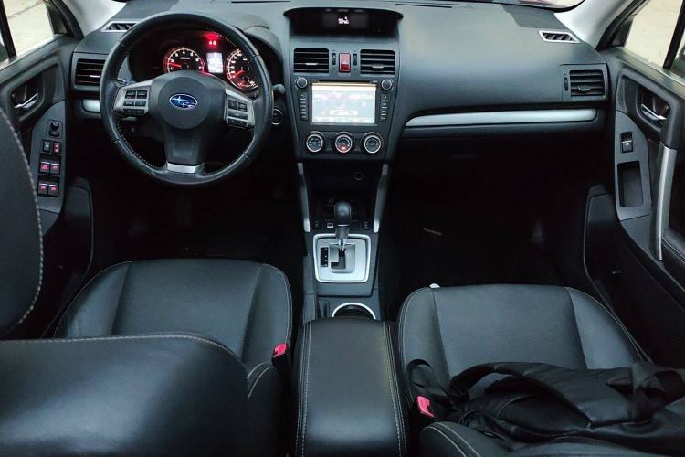 Used Subaru Forester 2014 2.5i Automatic Elite Edition Center Console