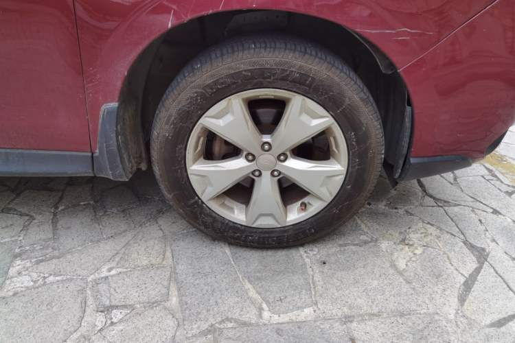 Used Subaru Forester 2014 2.5i Automatic Elite Edition Right Front Wheel Hub