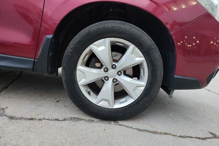 Used Subaru Forester 2014 2.5i Automatic Elite Edition Right Front Wheel Hub