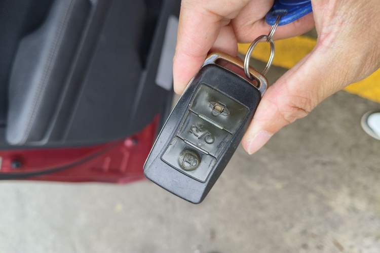 Used Subaru Forester 2014 2.0i Automatic Luxury Edition Vehicle Key