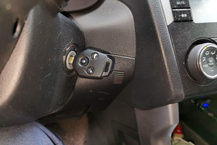 Used Subaru Forester 2014 2.5i Automatic Elite Edition Vehicle Key