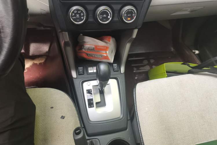 Used Subaru Forester 2014 2.5i Automatic Elite Edition Gear Lever