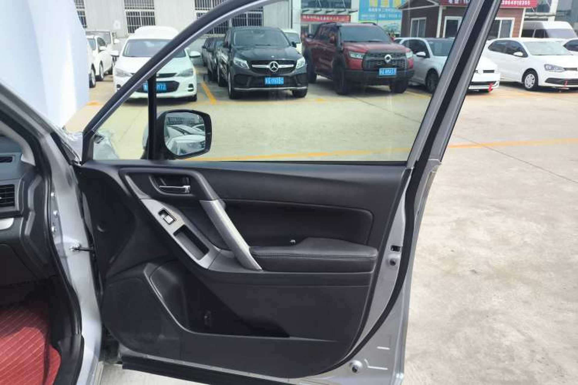 Used Subaru Forester 2014 2.5i Automatic Elite Edition Interior 5