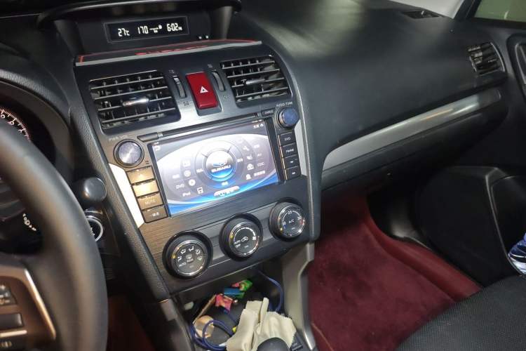 Used Subaru Forester 2014 2.0i Automatic Luxury Edition Audio And AC Panel
