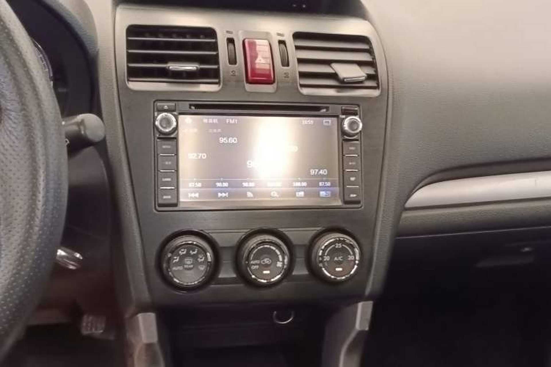 Used Subaru Forester 2014 2.0i Automatic Luxury Edition Audio And AC Panel